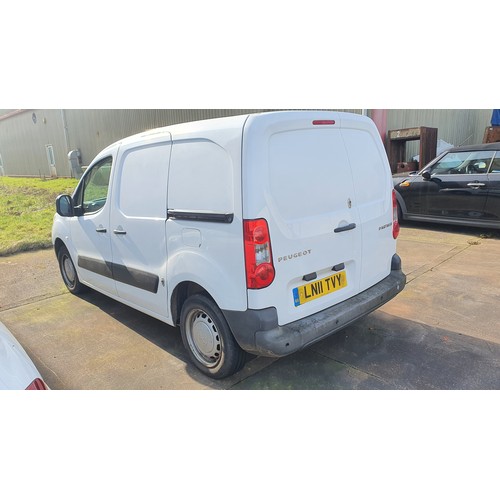 5435 - Peugeot Partner 625 HDi 75 panel van, white, Reg LN11 TVY  18/03/2011,  1560cc 5sp manual diesel, Si... 