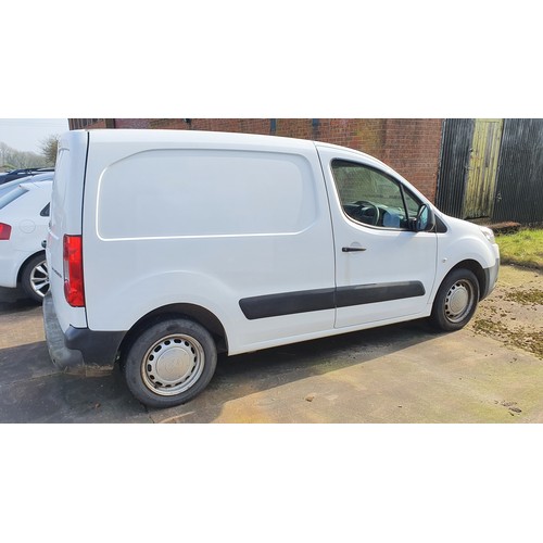 5435 - Peugeot Partner 625 HDi 75 panel van, white, Reg LN11 TVY  18/03/2011,  1560cc 5sp manual diesel, Si... 