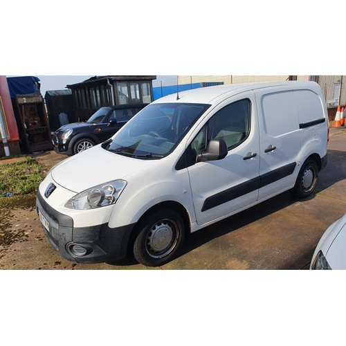 5435 - Peugeot Partner 625 HDi 75 panel van, white, Reg LN11 TVY  18/03/2011,  1560cc 5sp manual diesel, Si... 