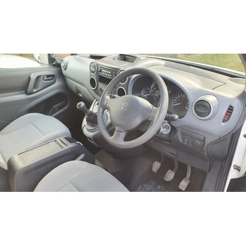 5435 - Peugeot Partner 625 HDi 75 panel van, white, Reg LN11 TVY  18/03/2011,  1560cc 5sp manual diesel, Si... 