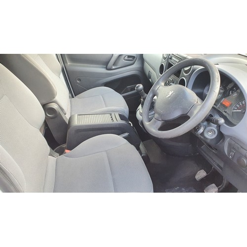 5435 - Peugeot Partner 625 HDi 75 panel van, white, Reg LN11 TVY  18/03/2011,  1560cc 5sp manual diesel, Si... 