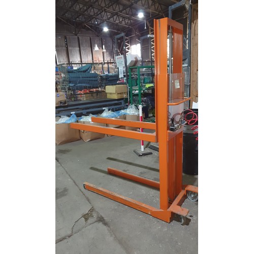 5402 - 1 Kalmar Runelanders air operated lifter / stacker, capacity approx 500kg, wheeled and manual push /... 