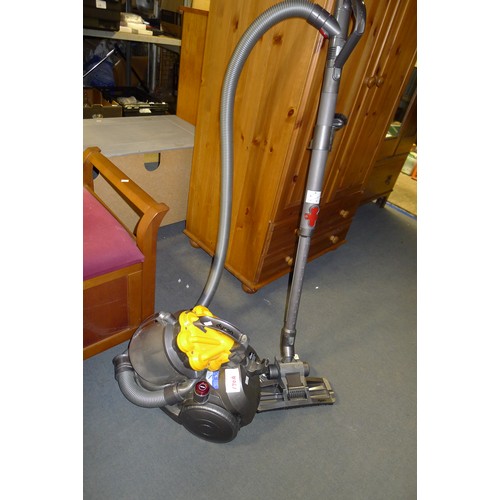 170A - 1 Dyson Vacuum cleaner