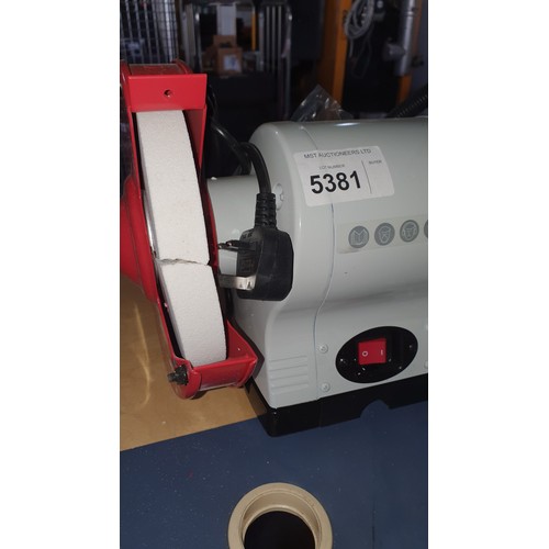 5381 - 1 bench grinder type Craft AC200WSG 200mm, 240v RRP £109 (SP017344).. NB, the left hand grinding whe... 