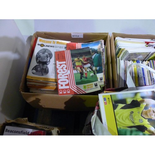 8112 - 1 pallet containing a large quantity of various football programmes including UEFA Champions League,... 