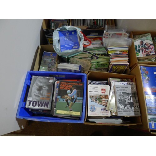 8124 - 1 pallet containing a large quantity of various football programmes and 1 black lever arch file cont... 