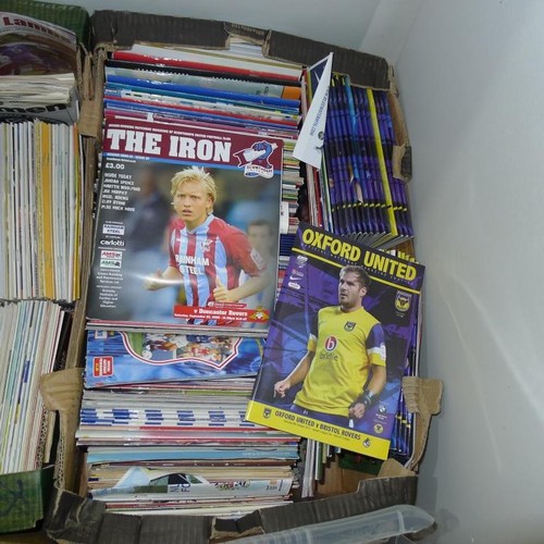 8134 - 1 pallet containing a large quantity of various football programmes and 1 black lever arch file cont... 