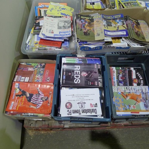 8152 - 1 pallet containing a large quantity of various football programmes including England Internationals... 