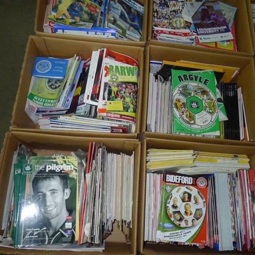 8177 - 1 pallet containing a large quantity of various football programmes, clubs include Chelsea and Plymo... 