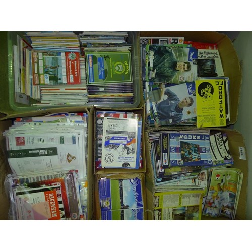 8185 - 1 pallet containing a large quantity of various football programmes and 2 black lever arch files con... 