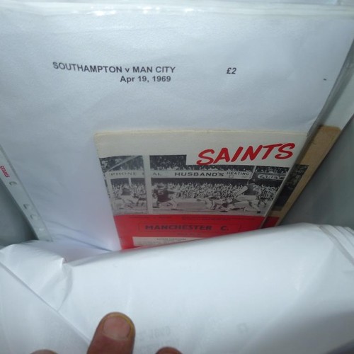 8221 - 1 box containing a quantity of various football programmes mainly from the 1960s onwards. Clubs appe... 