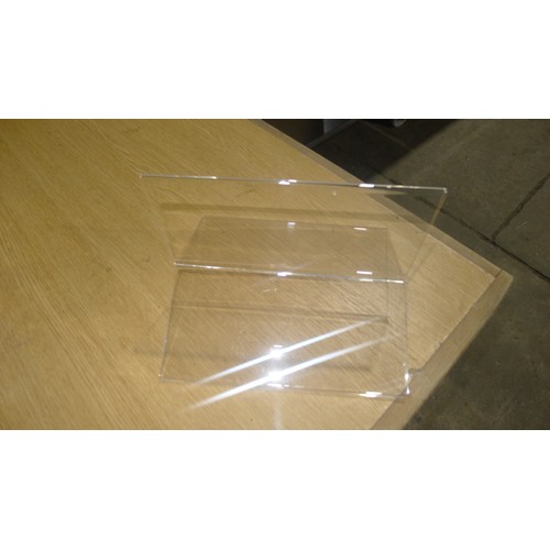 1075 - 3 x boxes of 6 sided plastic menu holders