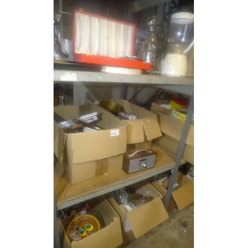 2102 - A quantity of various household items including a Hinari Lifestyle food mixer, a Lane Crawford mirro... 