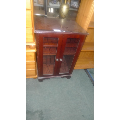 2119 - 1 dark wood Hi-fi cabinet with lift up top