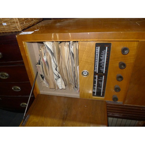 1 Vintage Radiogram Cabinet By Murphy
