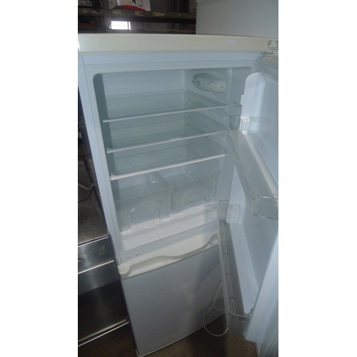 3092 - A Bush fridge freezer, requires attention - trade