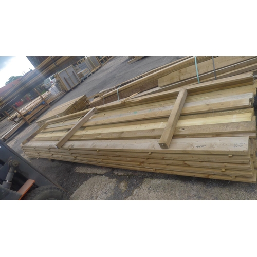 535 - A quantity of approx 100 lengths of wood each at 10cm x 2cm x 480cm and 1 length at approx 14cm x 4c... 