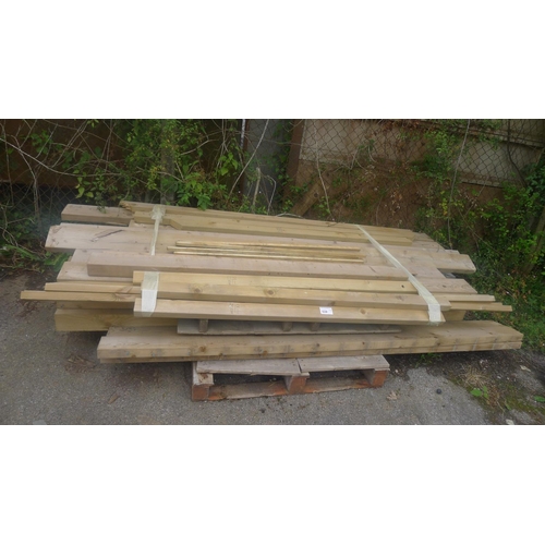 539 - A quantity of various lengths of wood including 9.5 x 7cm, 14 x 4.5cm, 9.5 x 4.5cm etc, lengths vary... 