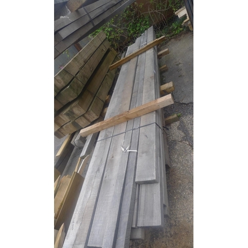 537 - A quantity of various lengths of Oak including 15cm x 5cm, 19.5cm x 7cm, 7cm x 4cm etc lengths vary ... 