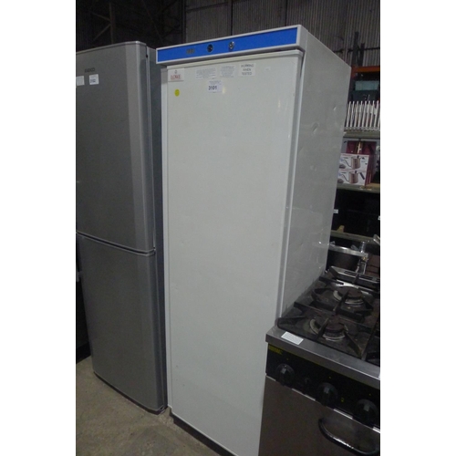 3101 - A commercial single door fridge by Lowe, please note, no shelves - trade