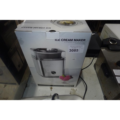 3085 - An ice cream making machine by Cuisinart - trade