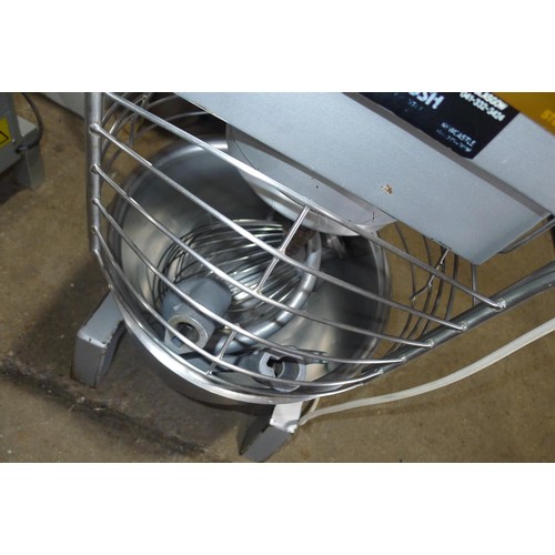 3087 - A commercial food mixer by Crypto Peerless type EG20 comes with bowl and 3 attachments - 240v trade