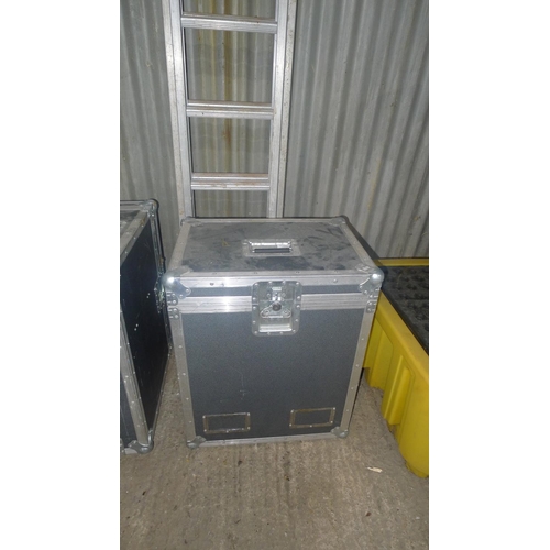 3154 - 1 ex-MOD flight case approx 54 x 39 x 66cm high