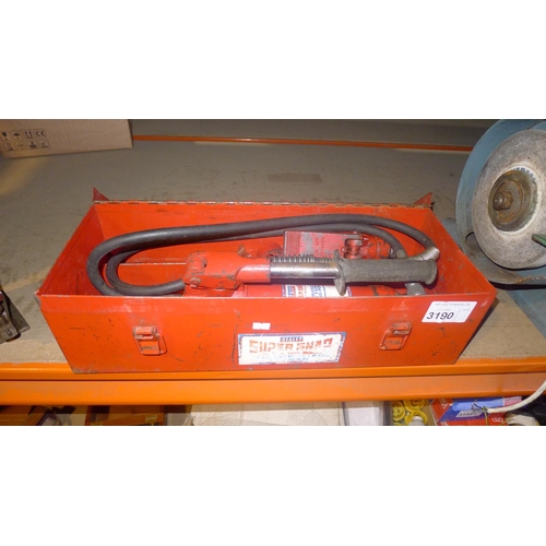 3190 - A Sealey Supersnap hydraulic body repair pump in a red metal box with various accessories and spare ... 