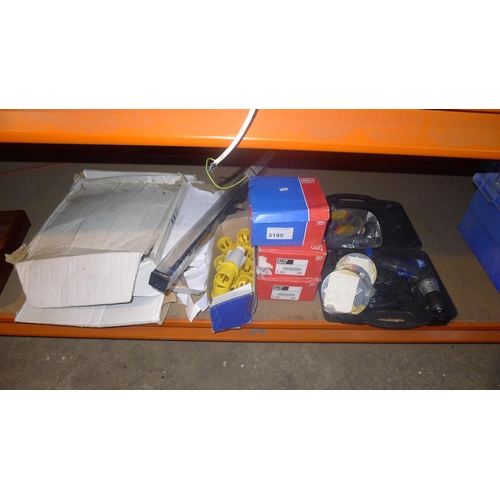 3195 - A quantity of various items including lights, 110v plugs, wall boxes, angle grinder disks and an Ene... 