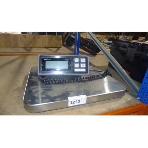 3233 - A set of electronic scales by ABCON type Proship capacity 181kg x 0.05kg / 400lb x 0.1lb