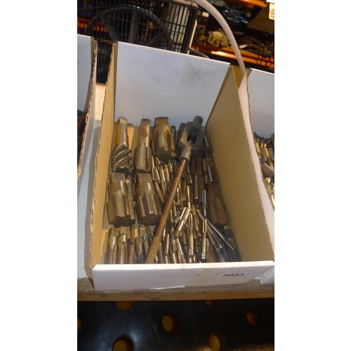 3083 - 1 box containing a quantity of various thread cutting taps