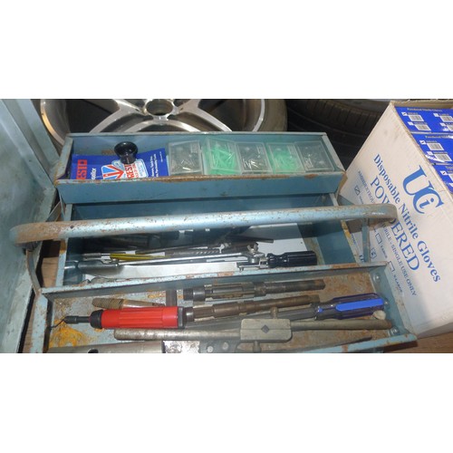 3091 - 2 blue metal tool boxes each containing a quantity of various hand tools