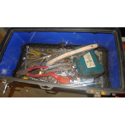 3168 - 2 tool boxes containing a quantity of various hand tools