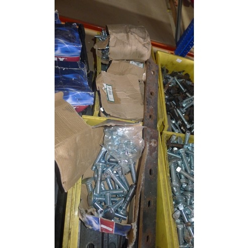 3179 - A quantity of various nuts, bolts, corner braces etc