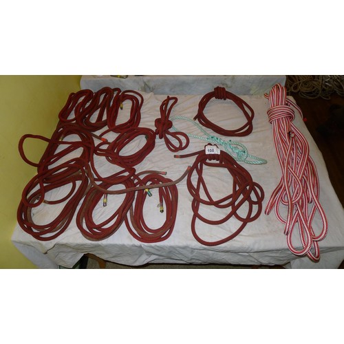 108 - A quantity of dynamic climbing rope in short lengths and a length of red / white rope (floating rope... 