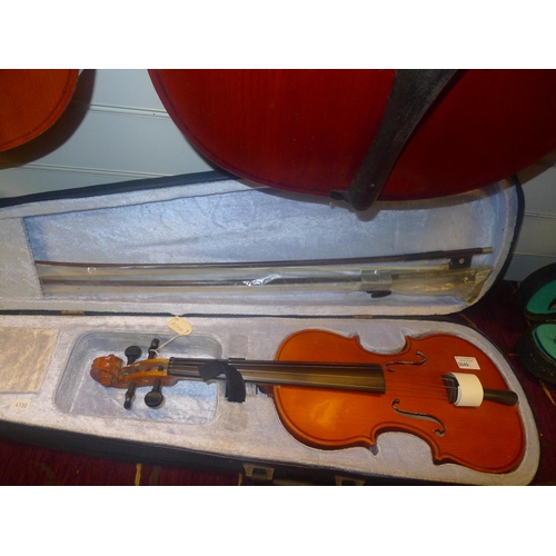 3049 - A violin with two bows and carry case