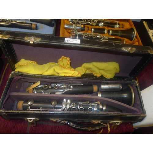 3059 - A Buisson Dallas clarinet with carry case