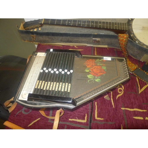 3089 - A vintage Rosen 12 chord autoharp with 24 strings