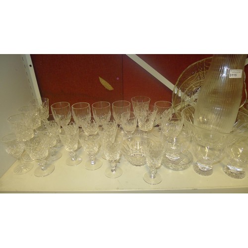 3115 - A quantity of miscellaneous decorative glassware and drinking glasses (1 shelf)