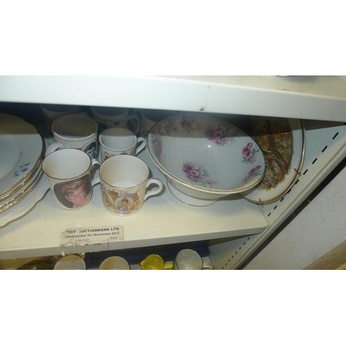 3157 - A large quantity of miscellaneous decorative china and glassware (6 shelves)