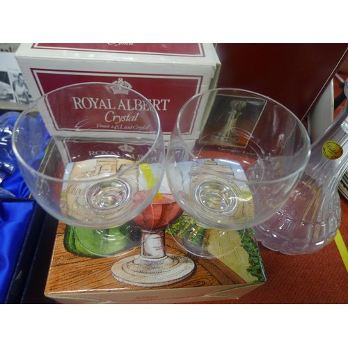 3291 - Small collection of miscellaneous boxed sets of cut glassware and drinking glasses