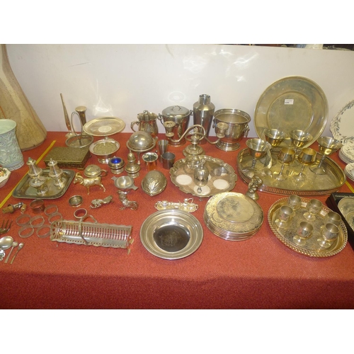 3299 - A quantity of miscellaneous decorative silver-plated ware