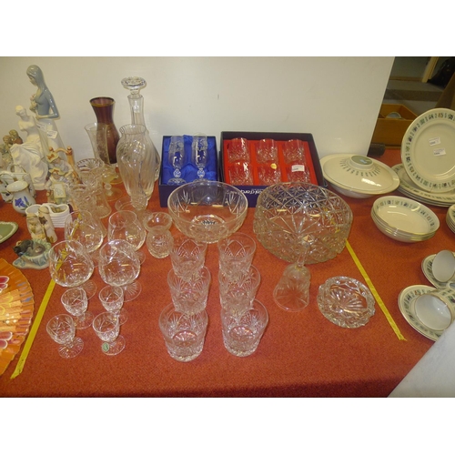 3308 - A quantity of miscellaneous decorative glassware and drinking glasses