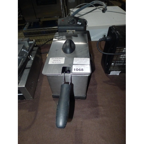 1068 - A commercial stainless steel single basket deep fryer type FR20000E -  working when tested - 240v tr... 