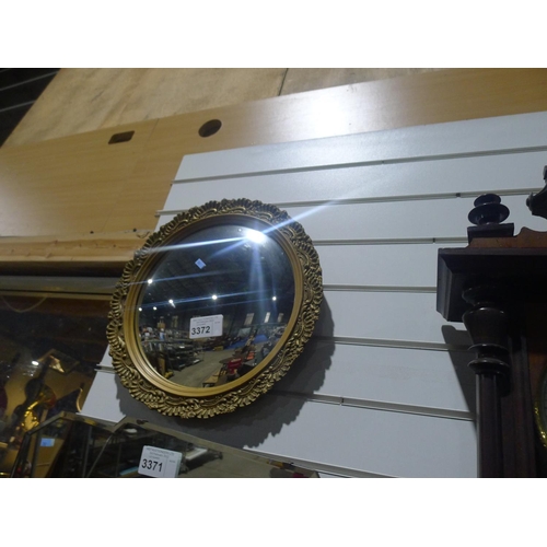 3372 - 1 circular mirror in gilt frame