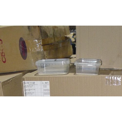 1014 - A large quantity of various disposable/reusable pots and lids, contents of 1 pallet