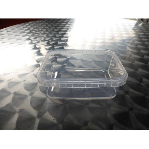1013 - A large quantity of various disposable/reusable pots and lids, contents of 1 pallet