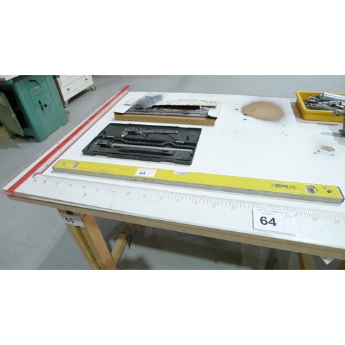 64 - A large Perspex set square approx 160 x 100cm, a spirit level, 2 Vernier calipers and a handle / kno... 