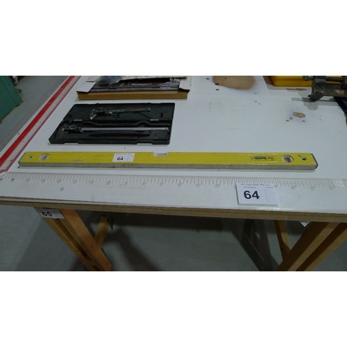 64 - A large Perspex set square approx 160 x 100cm, a spirit level, 2 Vernier calipers and a handle / kno... 