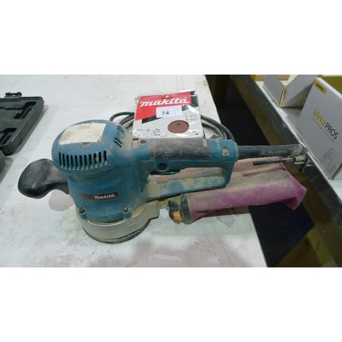 74 - 1 Makita orbital sander type BO6030, 150mm, 240v